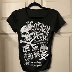 SHEIN Black Skull Graphic T-Shirt- side gathering for fitted look.